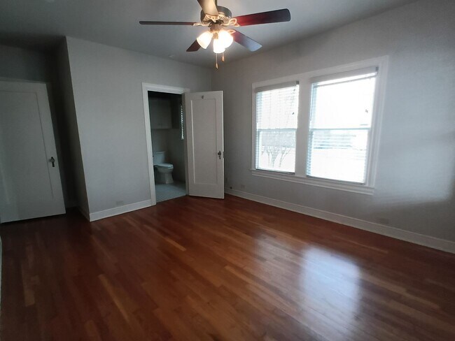 Building Photo - 109 W Norwood Ct