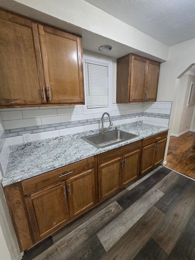 Building Photo - 16522 Murray Hill St