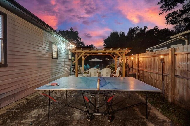 Building Photo - 1221 E Ida St