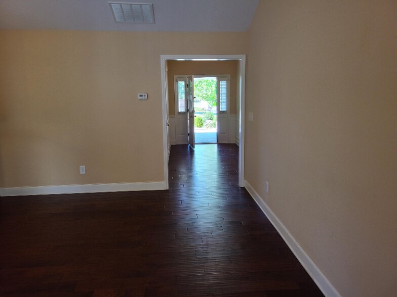 Building Photo - 4808 Hidden Valley Ct