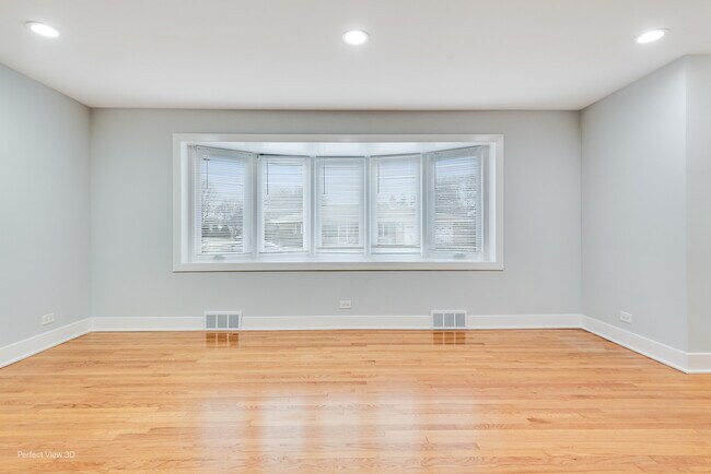 Building Photo - 8845 Mango Ave