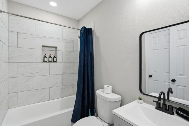 Building Photo - 830 Porter St