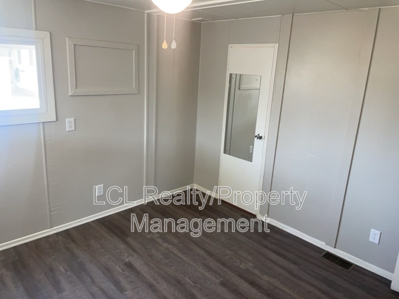 Building Photo - 650 San Jose Dr