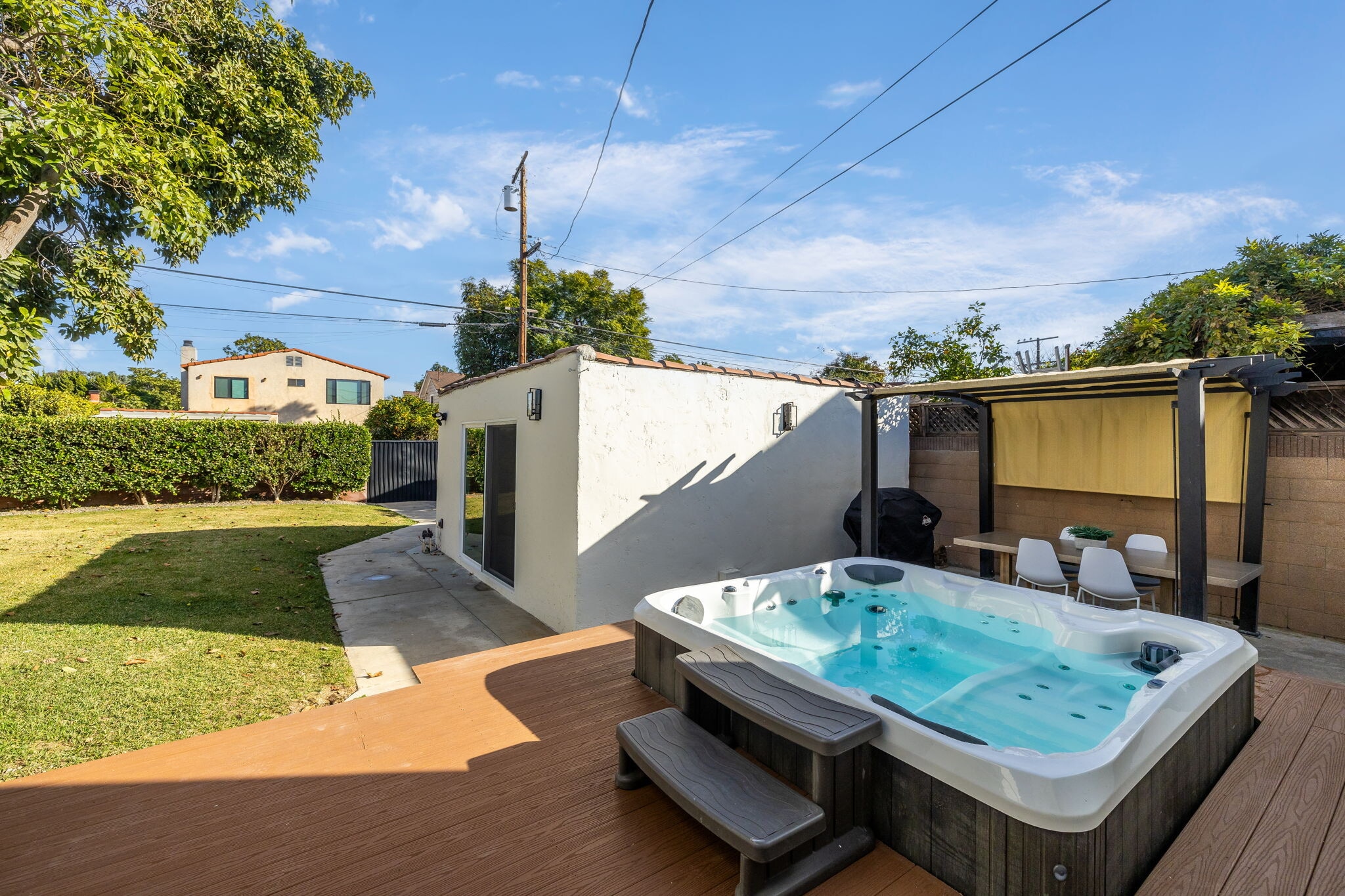 Building Photo - 3758 Gaviota Ave