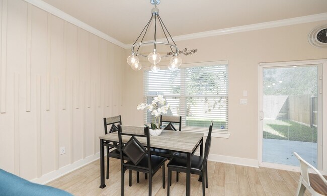 Building Photo - 3535 Mt Pleasant St