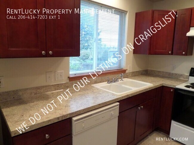 Building Photo - 1512 S Puget Dr