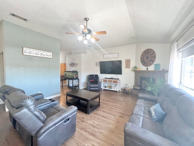 Building Photo - NEW IN MANAGEMENT - AVAILABLE NOW