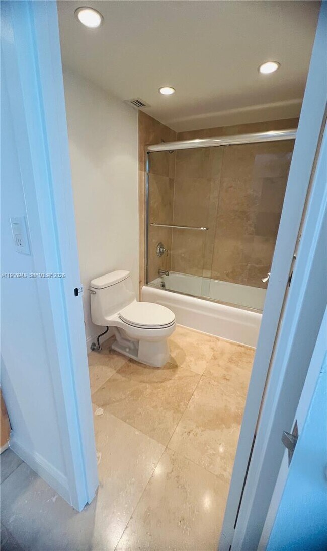 Building Photo - 2333 Brickell Ave