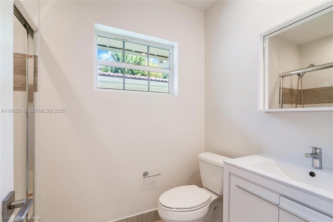 Building Photo - 52 Camden Dr