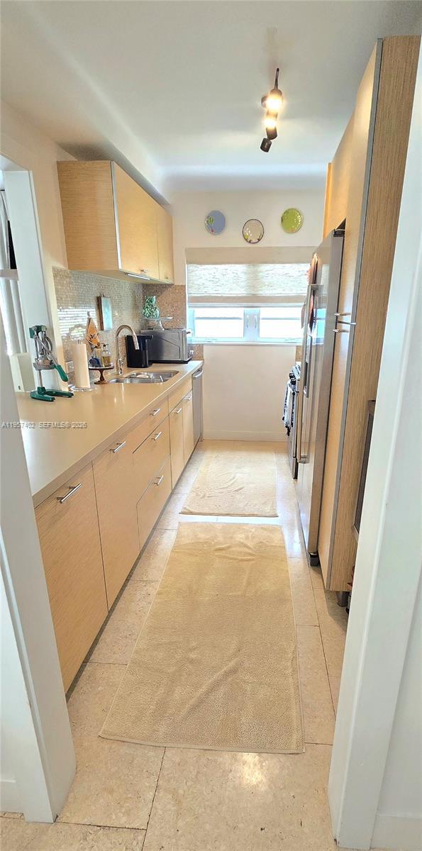 Building Photo - 932 15th St