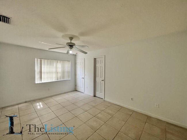 Building Photo - 327 Coconut Palm Way
