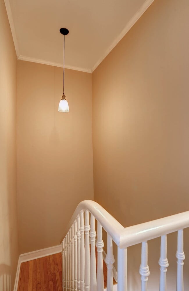 Building Photo - (2BD/1.5BA) Fabulous Patterson Park Townhome