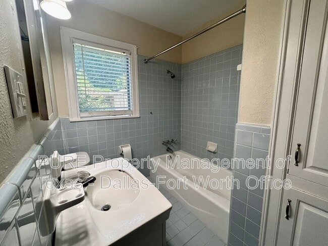 Building Photo - 5721 El Campo Ave