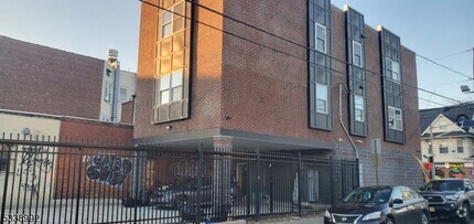 Building Photo - 520 Park Ave