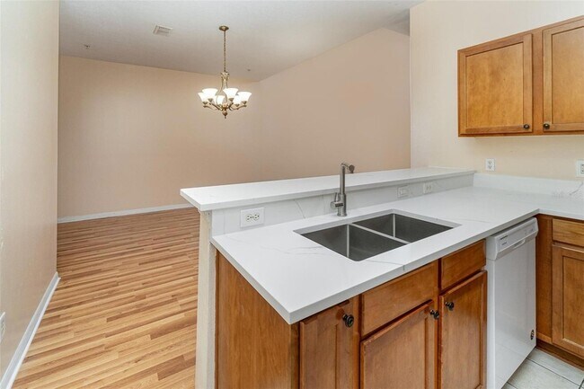 Building Photo - 10037 Moorshire Cir