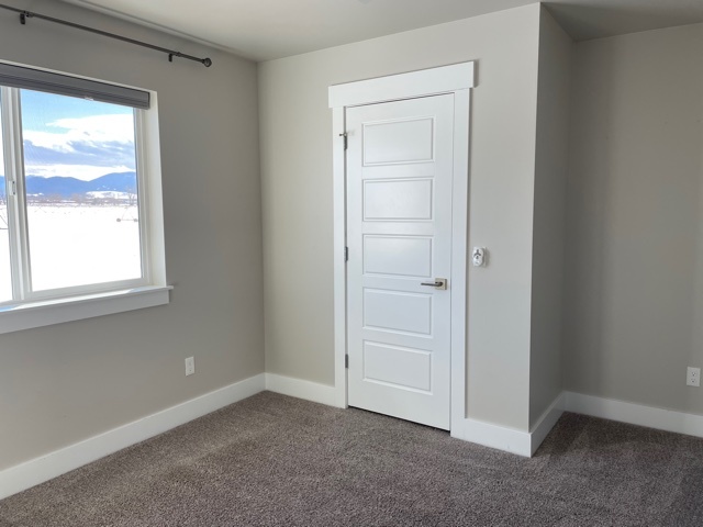 Building Photo - 18 Sakers Way