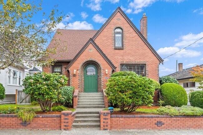 Building Photo - Stunning Air Conditioned 1931 Tudor in Coveted Admiral w/ Views