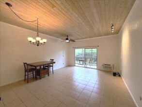 Building Photo - Orchid Manor Studio