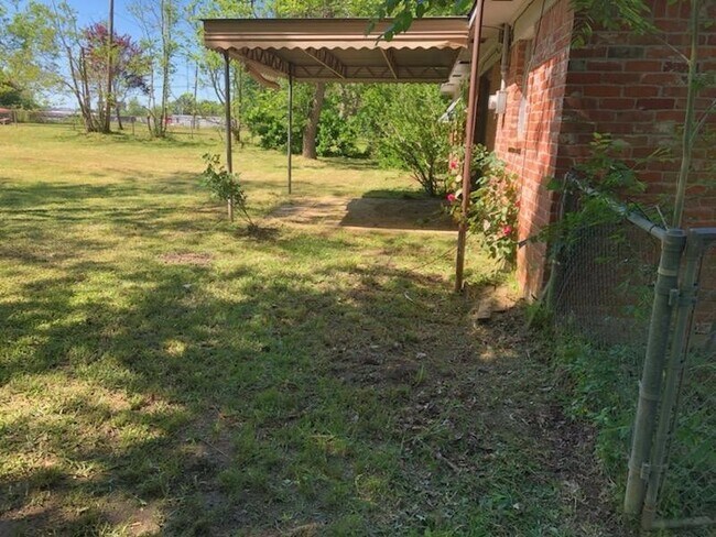 Building Photo - 7056 Winburn Dr