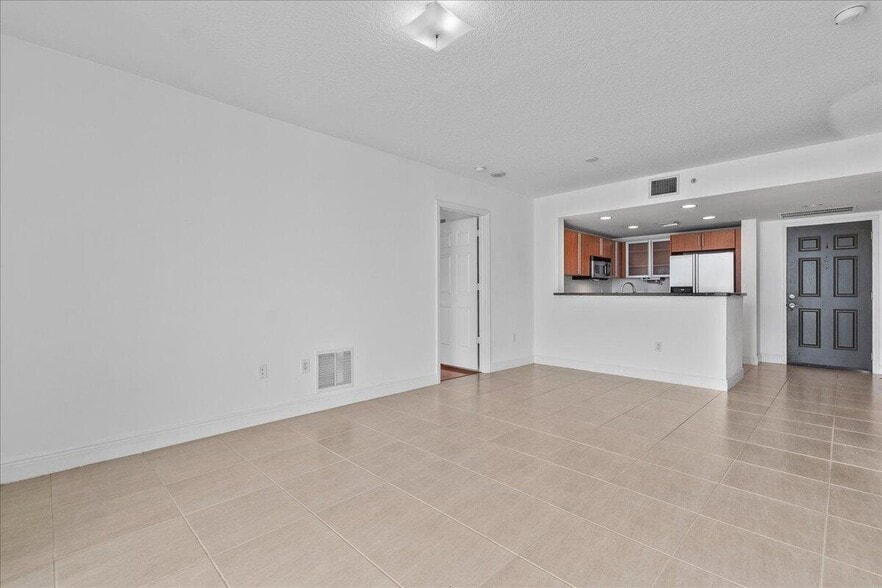 Building Photo - 610 Clematis St