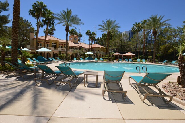 Building Photo - Meridian - Newly Remodeled Luxury Condo Re...