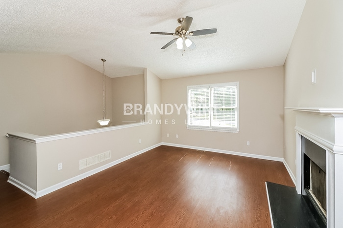 Building Photo - 147 Wesley Mill Dr