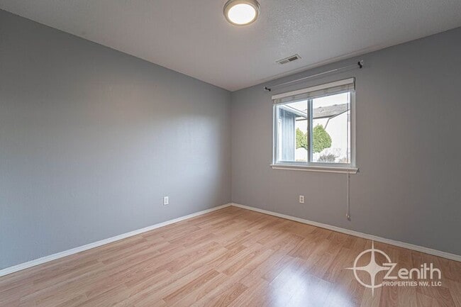 Building Photo - 15408 NE 90th St