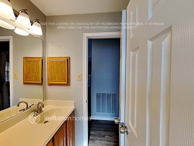 Building Photo - 6208 Sandstone Dr