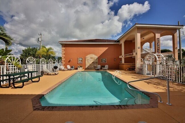 Building Photo - Santa Barbara Villas - Move in Special