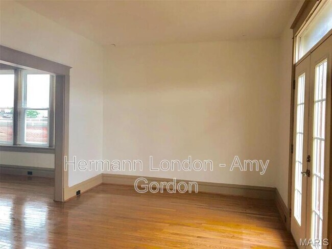 Building Photo - 3918 Flad Ave