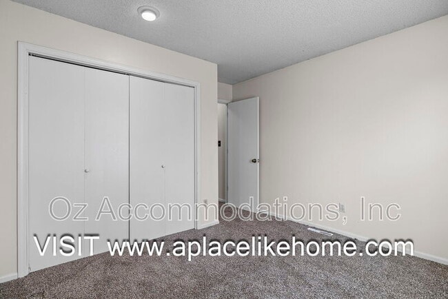 Building Photo - 530 SE Hampton St