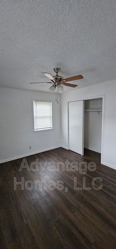 Building Photo - 726 N 70th St