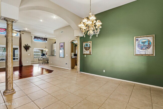 Building Photo - 312 Desert Garden Dr