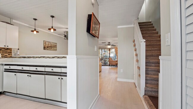 Building Photo - 155 Misty Cove