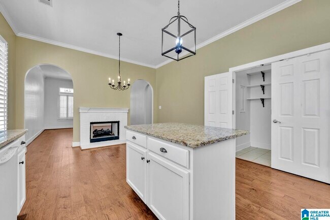 Building Photo - 6285 S Clubview Cir