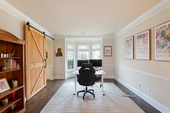 Building Photo - 646 Village Market Dr