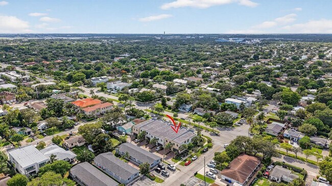 Building Photo - 1402 SW 4th Ave