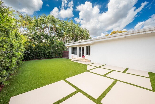 Building Photo - 6134 SW 28th St