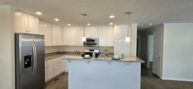 Building Photo - 52520 Chestnut Ct