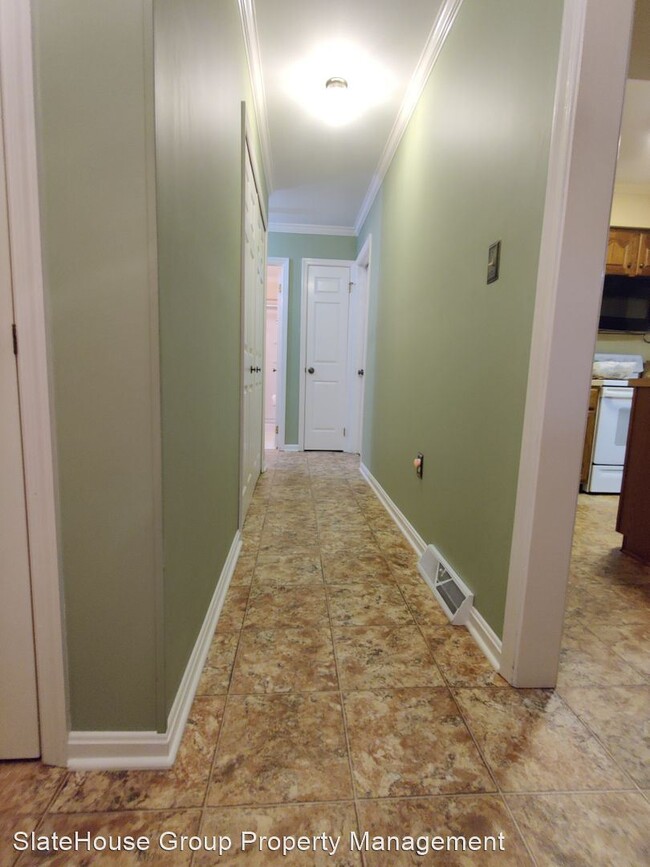 Building Photo - 2 br, 1 bath House - 12 Ashlea Village