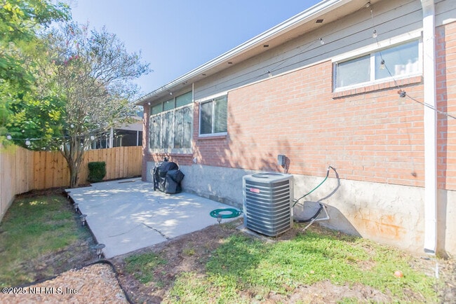 Building Photo - 12048 Saverio Ln