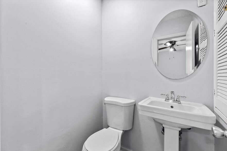 Half bathroom - 1225 Ferd Hickey Rd