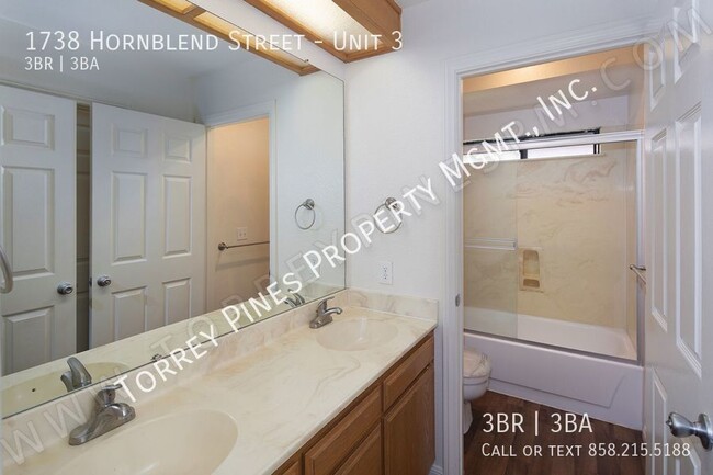 Building Photo - 3Br Townhome in Pacific Beach with Washer/...