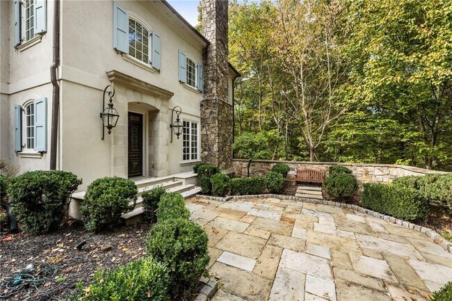 Building Photo - 2485 W Wesley Rd NW