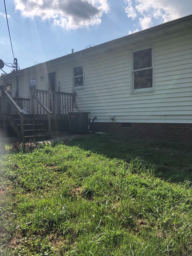 Building Photo - 1050 Scarlett Ln