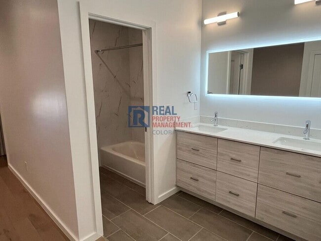 Building Photo - 2289 W 52nd Ave