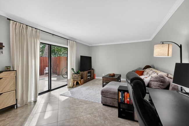 Building Photo - 1520 Masters Cir