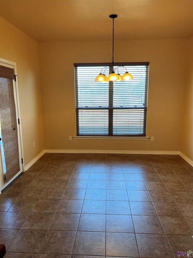 Building Photo - Charming 3 Bedroom 2 Bath home for Rent