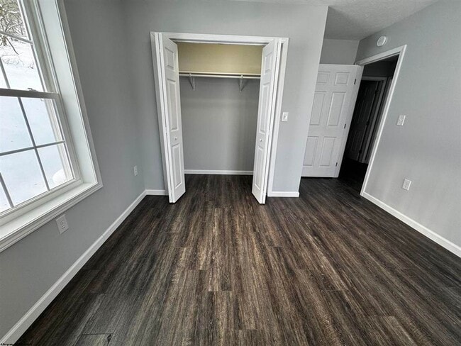 Building Photo - 156 Montgomery Rd