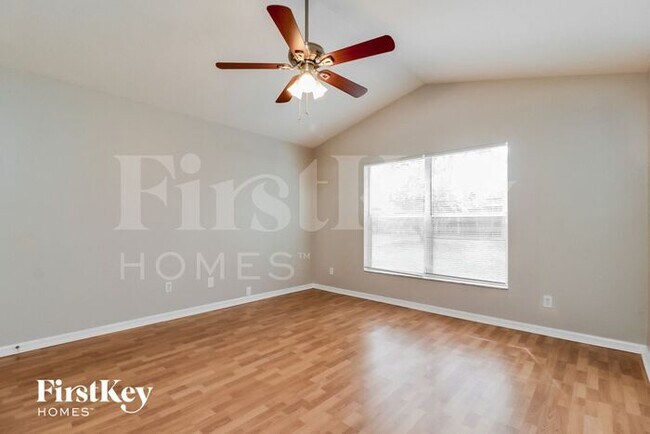 Building Photo - 3843 Chaucer Way